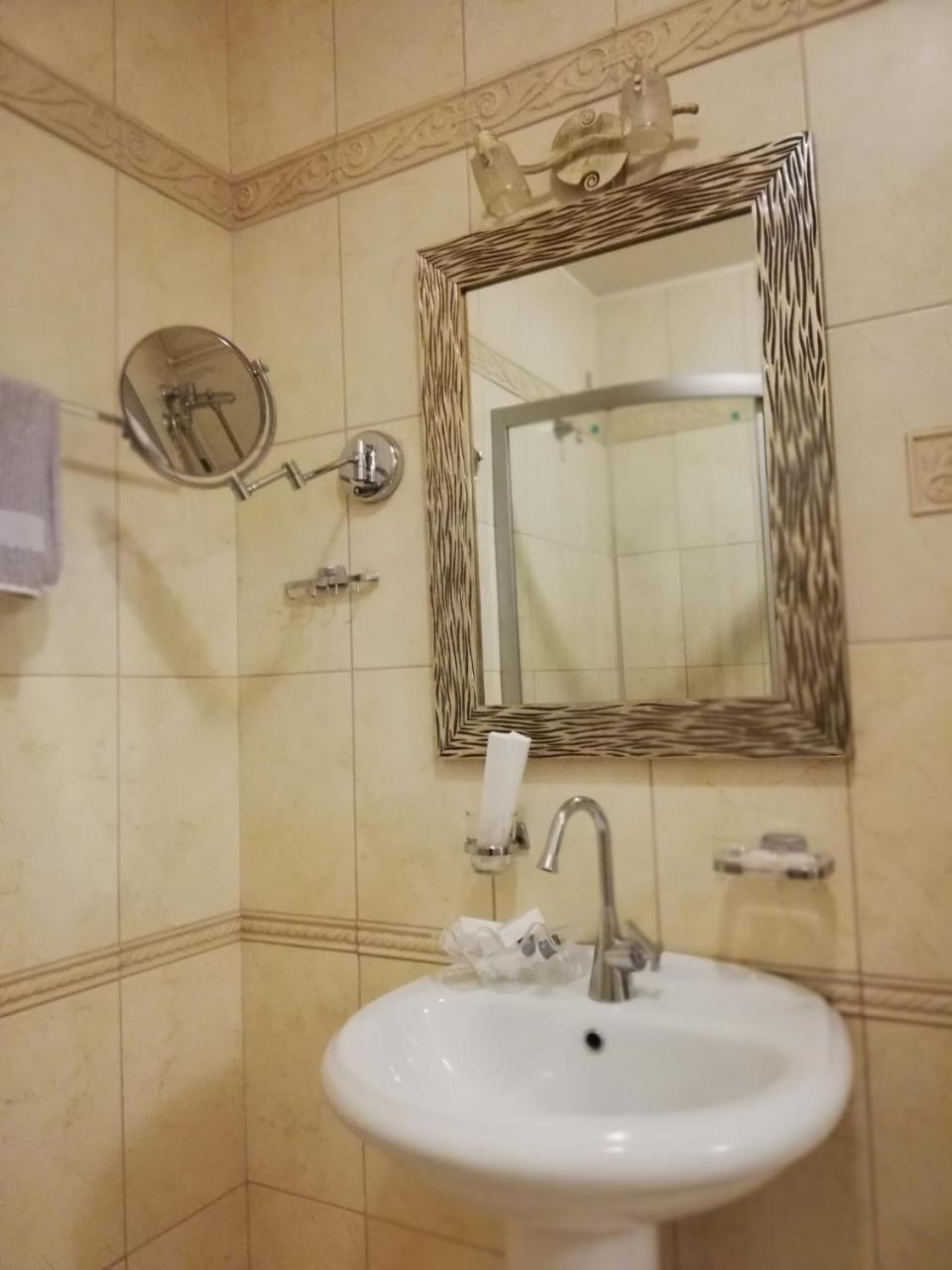 Nymfes Hotel Като-Лутраки Экстерьер фото